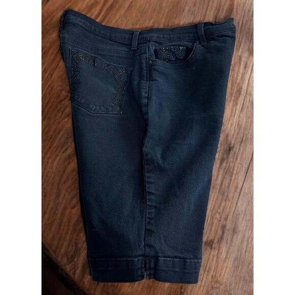 Gloria Vanderbilt Black Stretch All Around Slimming Effect Bermuda Shorts Sz 12 - Picture 1 of 6